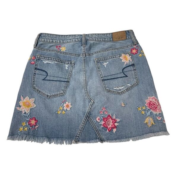 NWT American Eagle Outfitters Denim Embellished Mini Skirt Size 4 - Picture 6 of 12